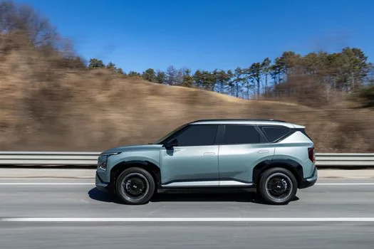 electric suv side view