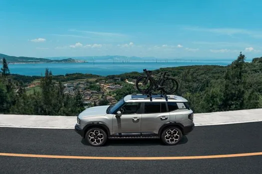 hybrid suv on highway