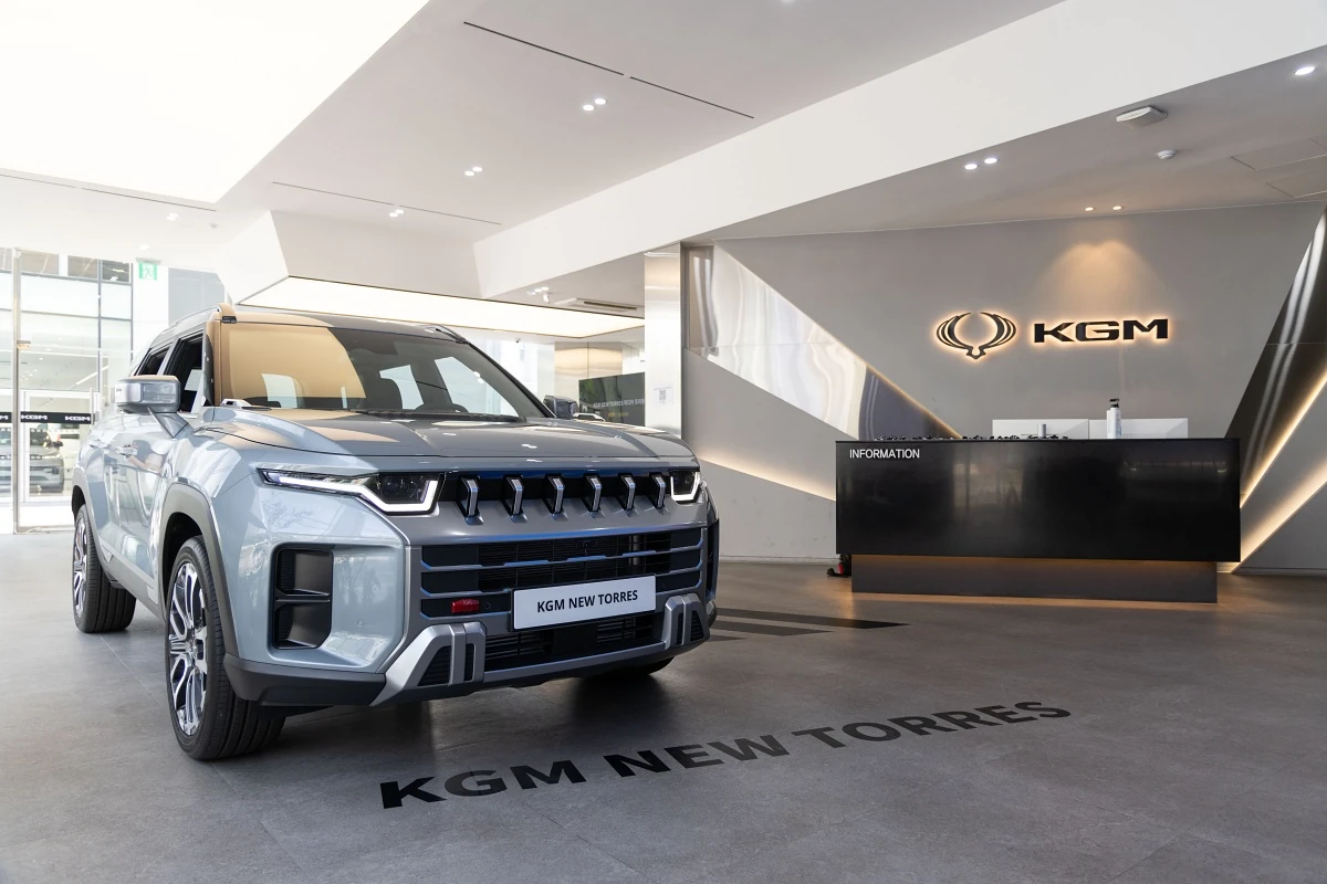 KGM 뉴 토레스 전면 실차 이미지